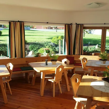 Farm stay Bauernhof Leneler *