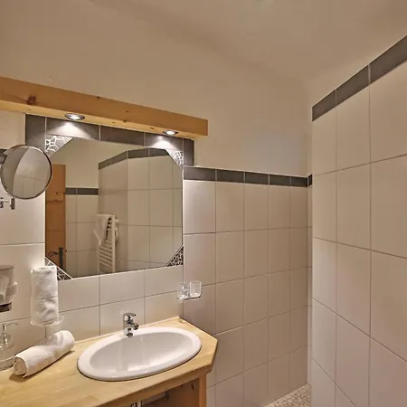 Çiftlik konaklama Kinderbauernhof Leneler Arzl im Pitztal