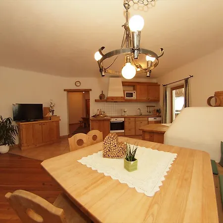 Farm stay Bauernhof Leneler Arzl im Pitztal