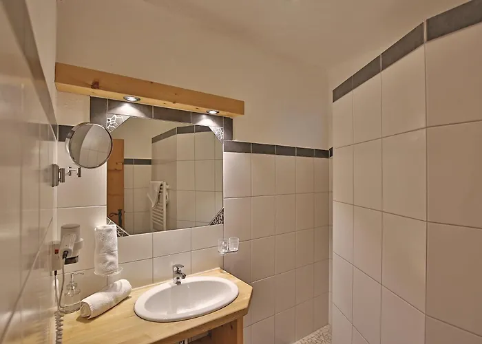 Çiftlik konaklama Kinderbauernhof Leneler Arzl im Pitztal